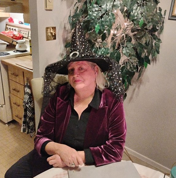 Meet your Posher, Mary - Picture 1 of 1